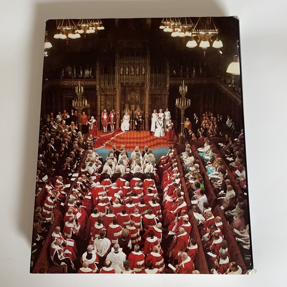 The Story of the Royal Family by Colour Library Bk - Picture 2 of 9